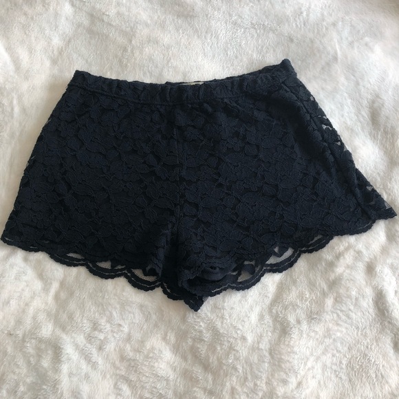 Abercrombie & Fitch Pants - Abercrombie lace shorts